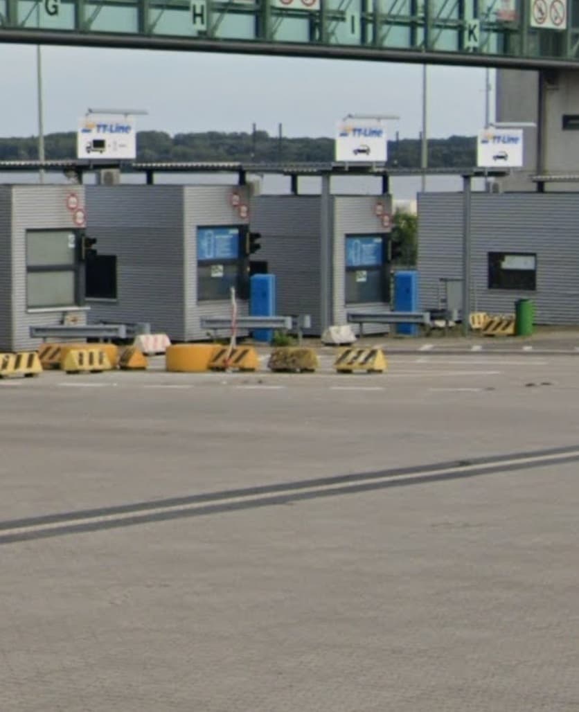 Wartespur am Fährterminal