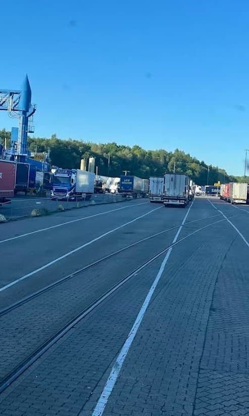 Wartespur am Fährterminal