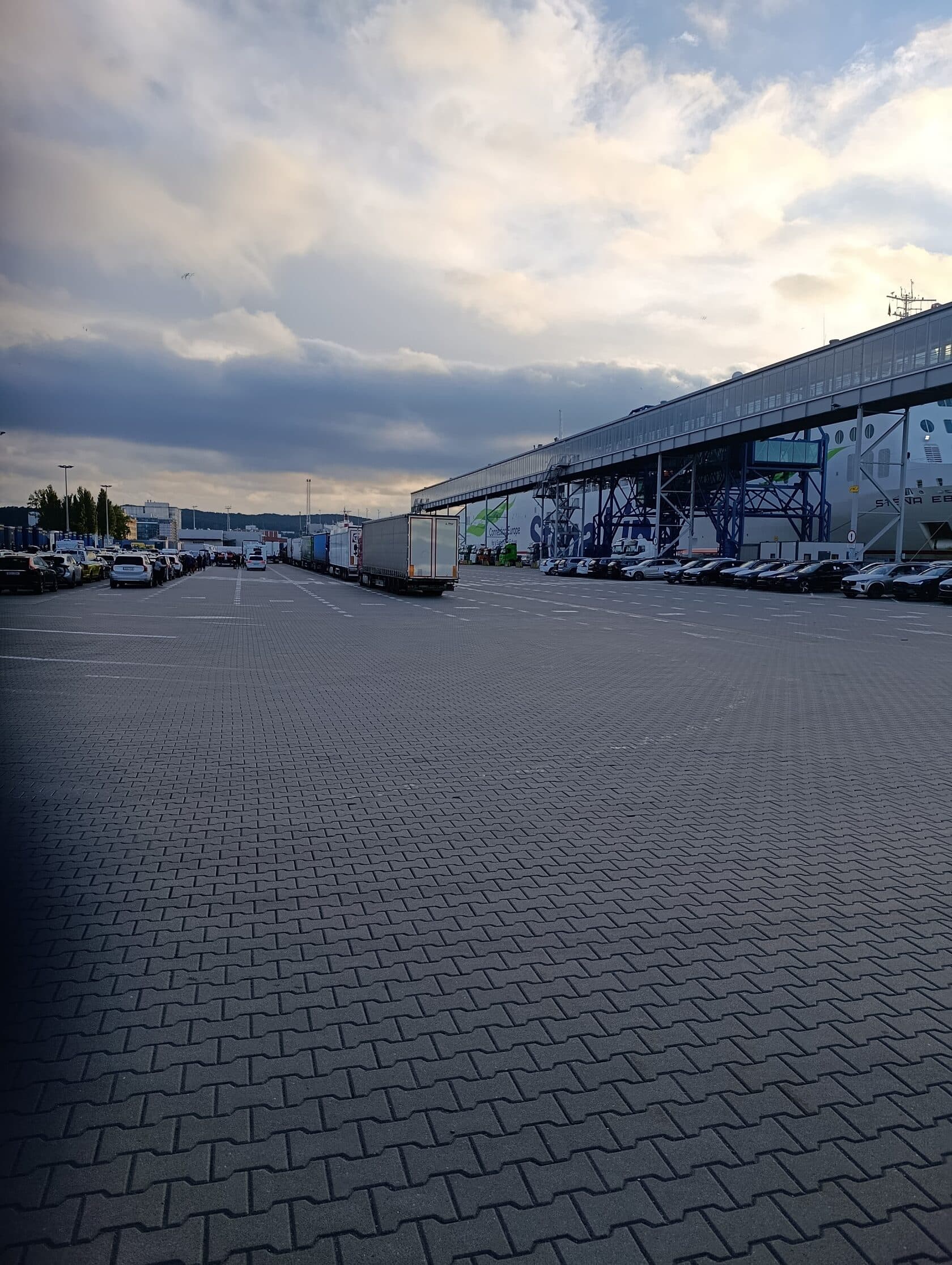 Pruh trajektového terminálu
