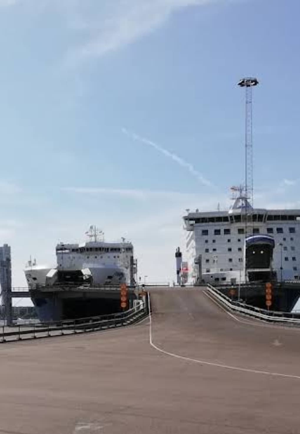 Odbavovací budova Finnlines a doklady